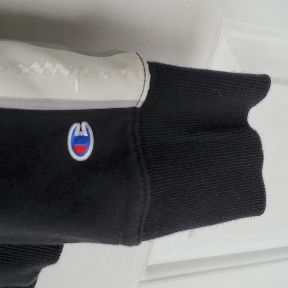 Champion Heritage Crop Fleece Crew Satin Stitch Logo Lined Sleeves Black White - Picture 4 of 8